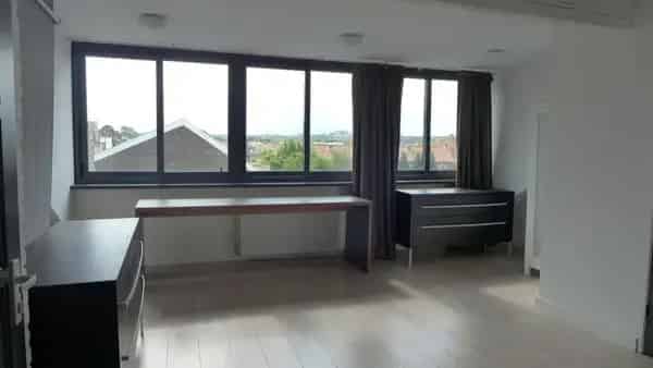 Grote Zolderkamer Maastricht Eigen Badkamer Studenten