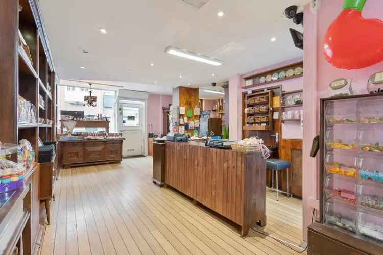 Winkel te Huur Breda Ginnekenweg 80m² Opslag 30m²