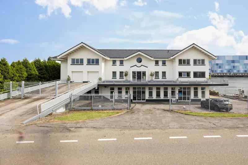 Kantoor te huur Capelle aan den IJssel 325m2 Luxe Villa IJssel uitzicht