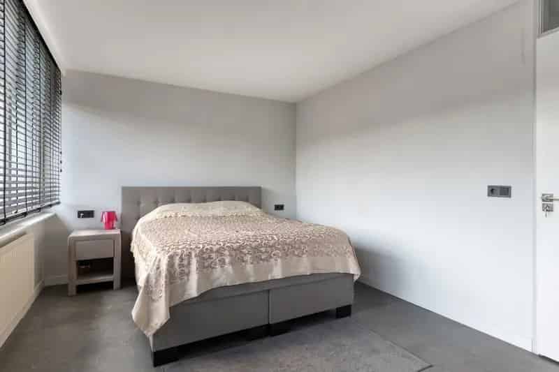 Moderne 5 Slaapkamers Tussenwoning Tilburg Reeshof