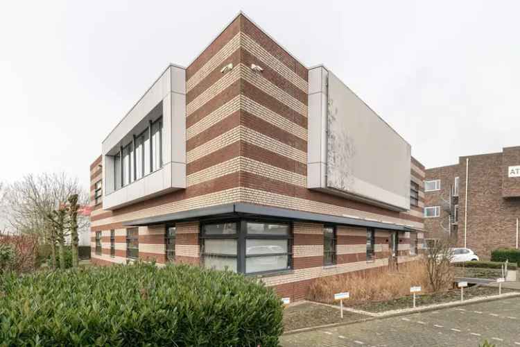 833 m2 Kantoorruimte Waardenburg te Koop