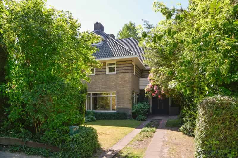 Huis te koop Naarden: Ruime Villa in Rembrandtkwartier