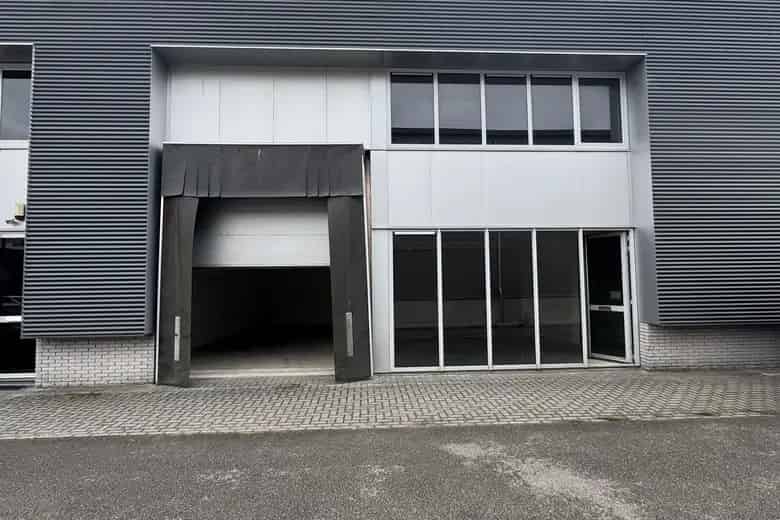 200 m2 bedrijfsruimte te koop in Uithoorn