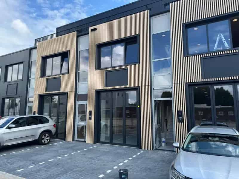 Bedrijfshal Diemen te Huur: Moderne Unit 136m²
