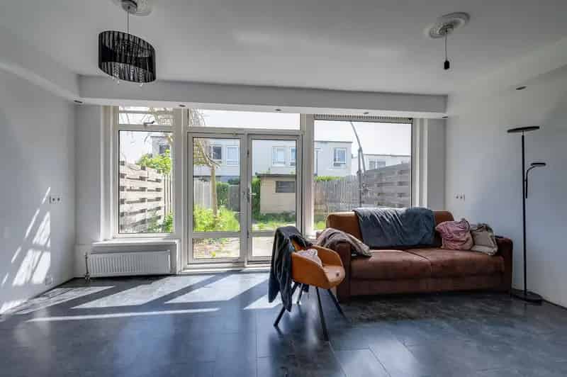 Tussenwoning Rotterdam Zuidwijk 4 slaapkamers opknapper