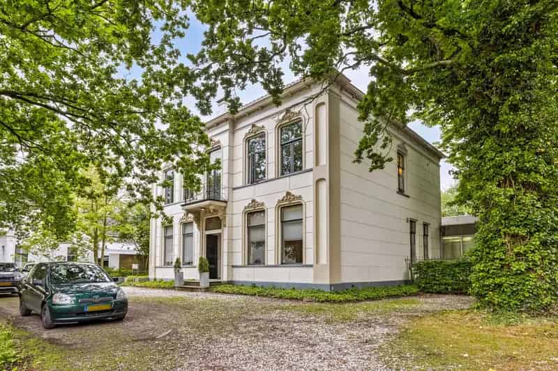 Kantoorvilla Assen te Koop: Rijksmonumentale Villa 1024m2