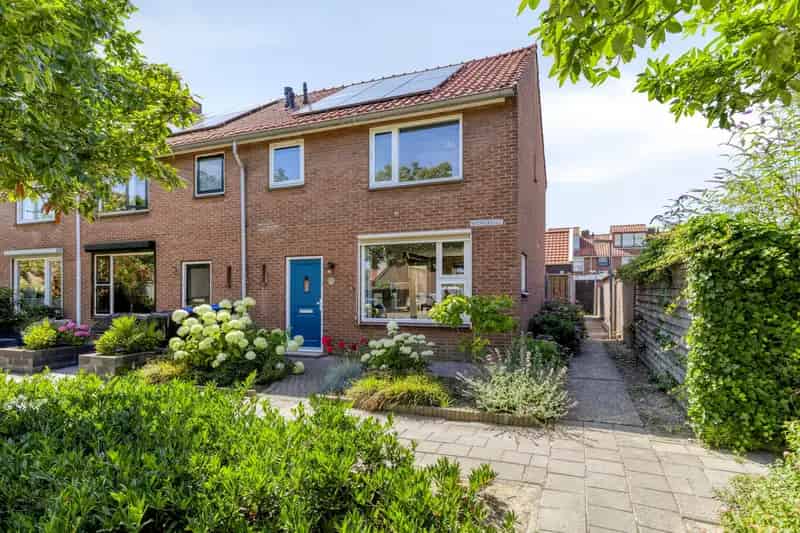 Gezinswoning Oude Tonge  4 slaapkamers  luxe afwerking  energiezuinig