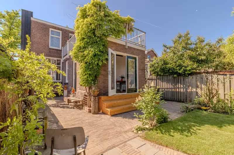 Huis te koop Zaandam: Karakteristieke woning met nieuwe fundering