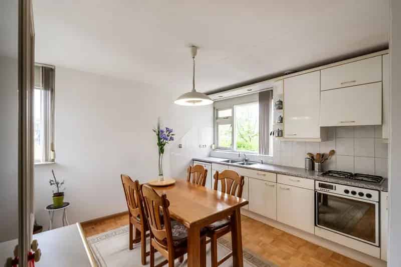 Hoekwoning Oss 4 slaapkamers kindvriendelijk tuin carport