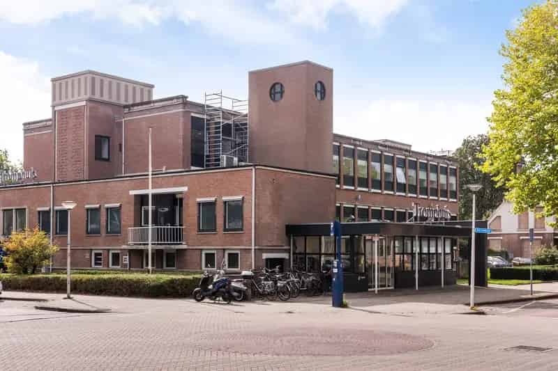 Kantoorruimte Enschede te Huur 800m² Centrum NS Station