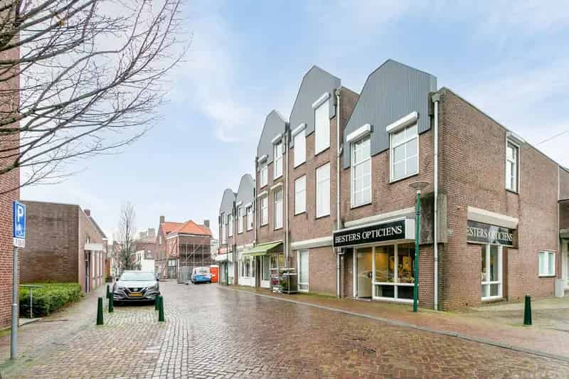 Winkelruimtes te koop Dinteloord Centrum: Belegging met Huurinkomsten
