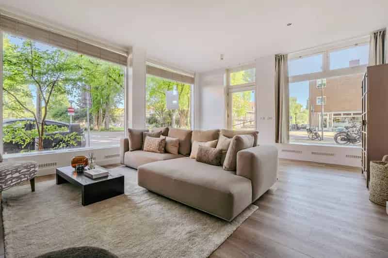 Amsterdam Watergraafsmeer: Ruim appartement met tuin te koop
