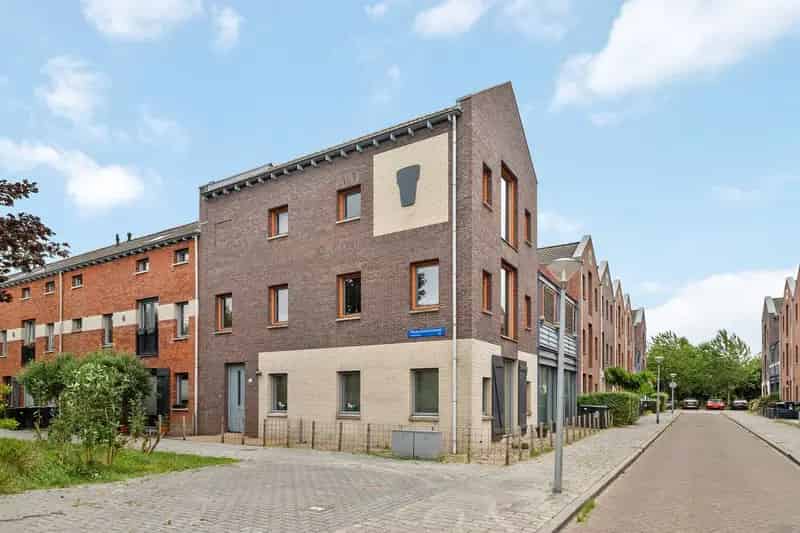Ruim 4-kamerappartement Almere met dakterras