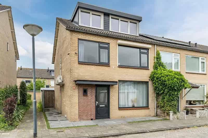 Ruime Hoekwoning 154m2 4 slaapkamers Waalwijk