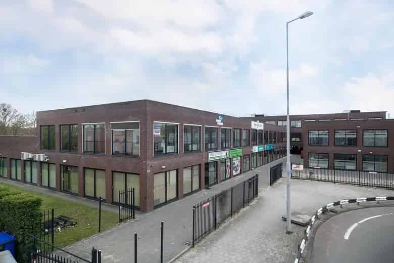 50m2 Kantoorruimte Hoogvliet te Huur