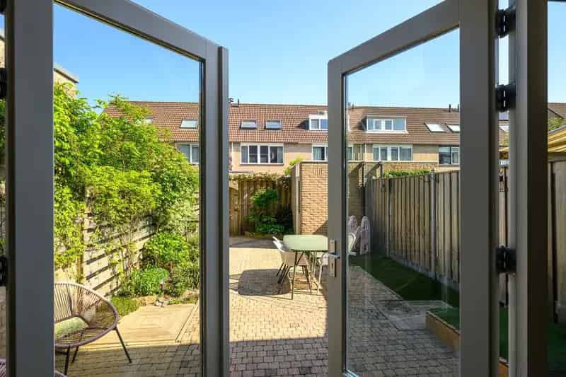Huis te koop Leidschendam - Ruime gezinswoning in 't Lien