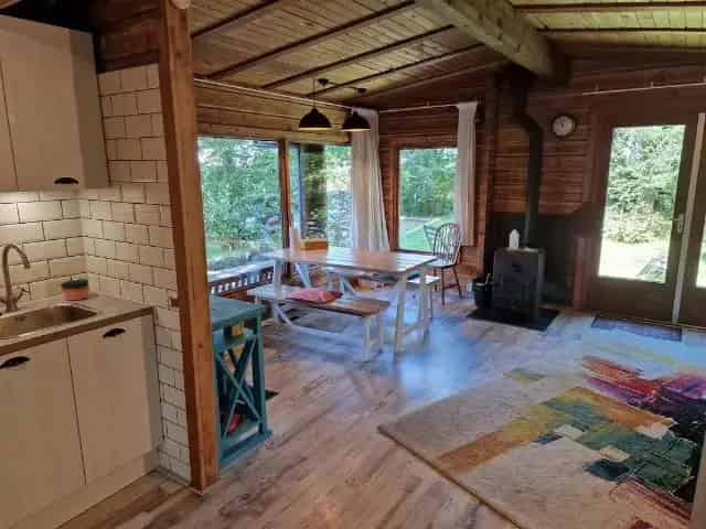 Kleine bungalow op ruim perceel te koop