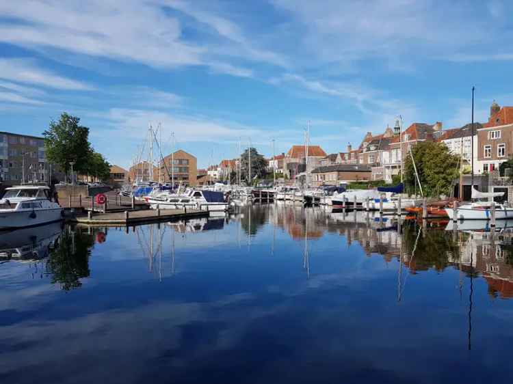 Appartement Middelburg: Gemeubileerd appartement met balkon en jachthaven uitzicht