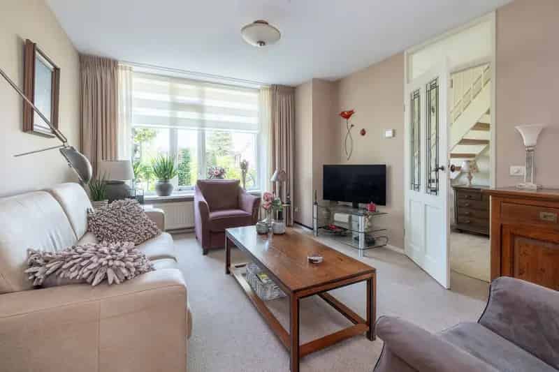 Huis te koop Barneveld: Gezellige hoekwoning met tuin en garage