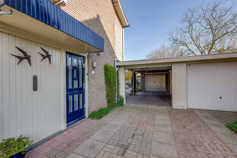 Ruime Tweekapper met Tuin Carport Garage en Zonnepanelen