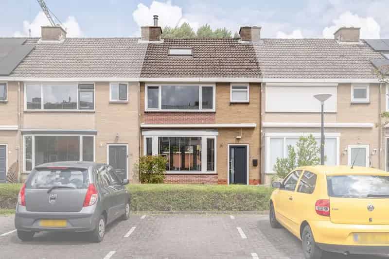 Huis te koop Spechtstraat Maassluis 4 slaapkamers tuin