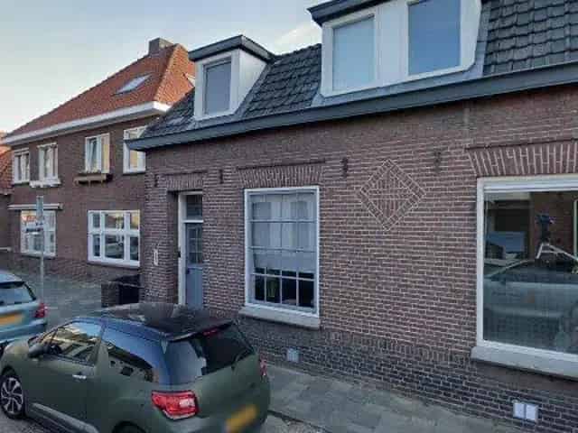 Te Huur Valkenswaard: Luxe 4 Slaapkamers Twee Onder Een Kapwoning