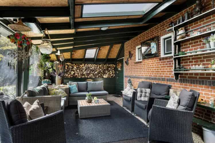 Ruim woonhuis aan het water Termunterzijl 290m2