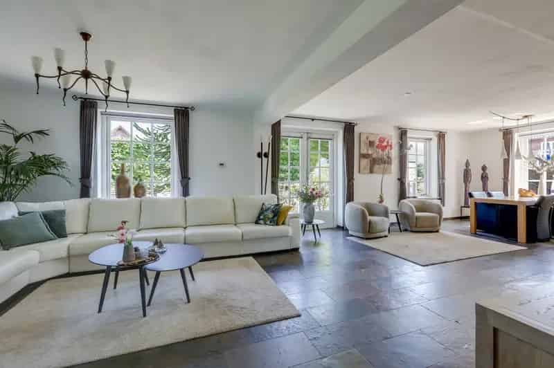 Vrijstaande woning Groessen 230m2 2 badkamers grote garage