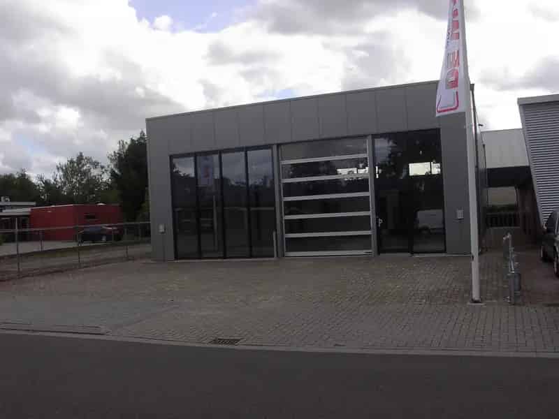 Bedrijfshal te Huur Surhuisterveen 240m²