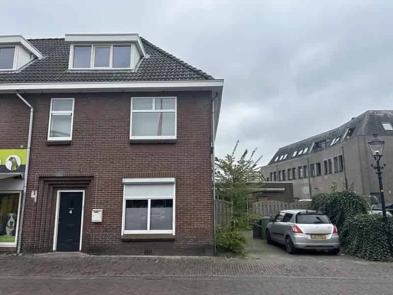 Ruime Hoekwoning Losser Centrum 4 Slaapkamers Medio Juni 2025