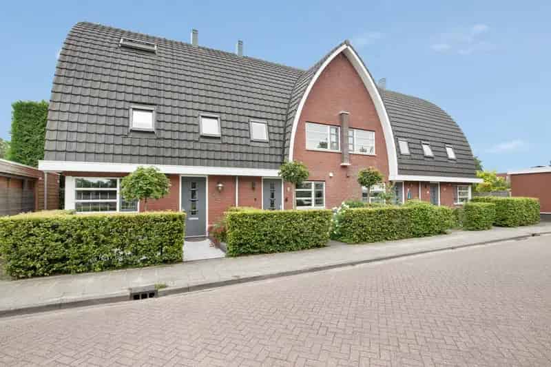 Moderne gezinswoning Maartensdijk 3 slaapkamers zonnige tuin