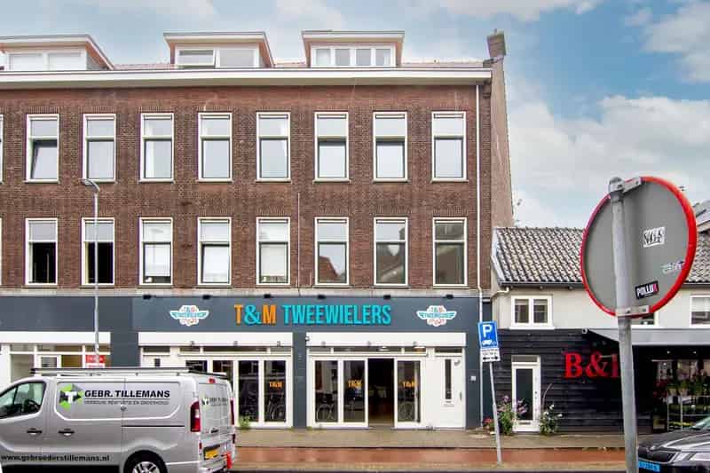 Ruime 6 Slaapkamer Bovenwoning Haarlem 226m2 Te Renoveren