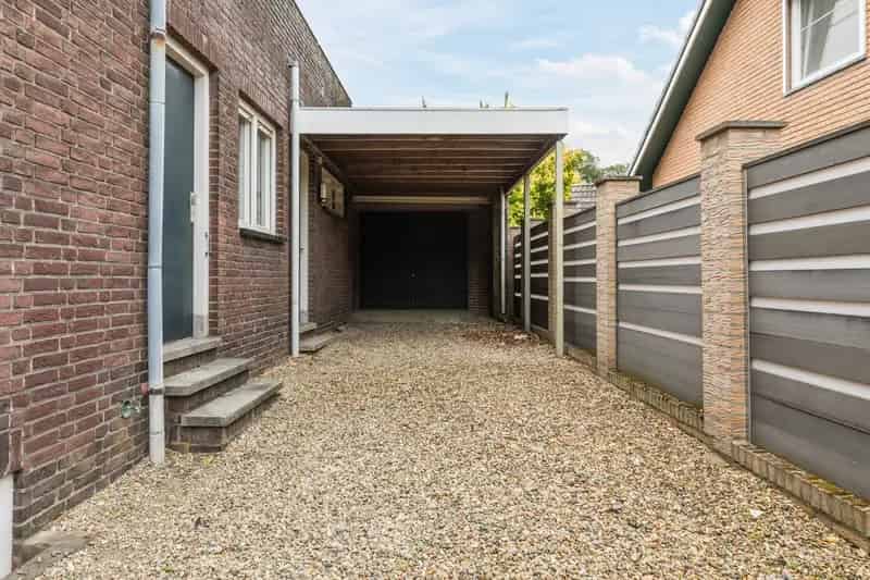 Karakteristiek Herenhuis Echt Centrum Garage Carport Royale Tuin