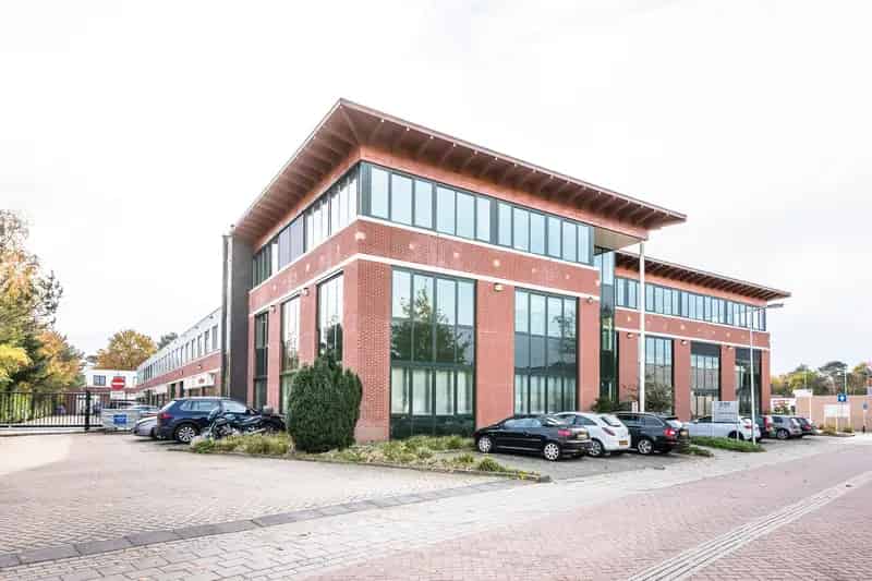 Kantoorgebouw te koop Den Dolder 1318m²