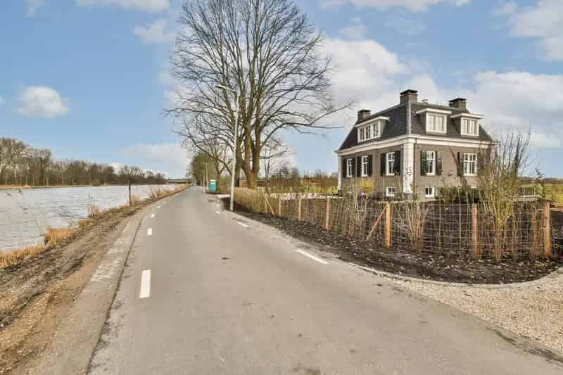 Herenhuis te koop Amsterdam Amstel 4 slaapkamers 254m2