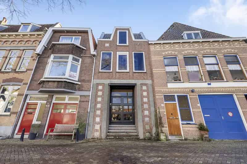 Ruim pand te transformeren tot droomwoning in historisch Dordrecht