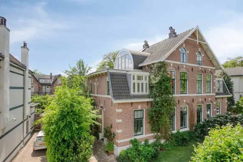 Huis te koop Amersfoort Bergkwartier: gerenoveerd 2 1 kap huis