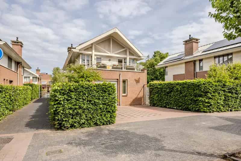 Vrijstaande Villa aan Vaarwater Rijnsburg