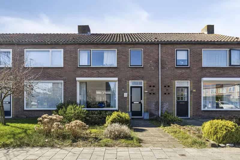 Starterswoning Heinkenszand Veel Potentie 4 Slaapkamers