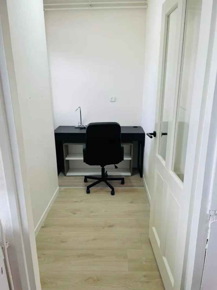 3 Kamer Appartement Bijmerstation Gemeubileerd 68m2 Balkon