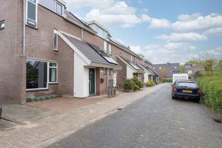 Ruime Eindwoning Zwaag 4 Slaapkamers Nabij Voorzieningen