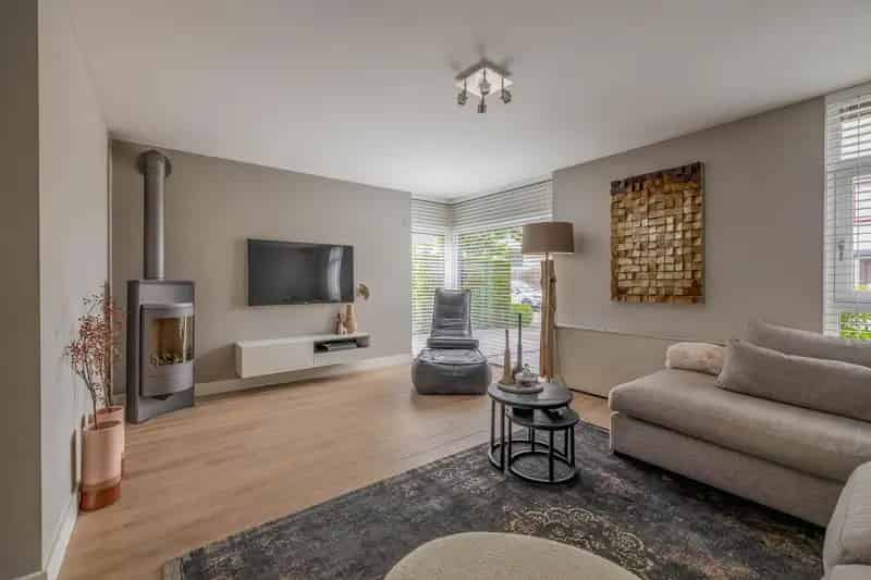 Ruime 2-onder-1-kapwoning met 4 slaapkamers en hobbyruimte te Venlo