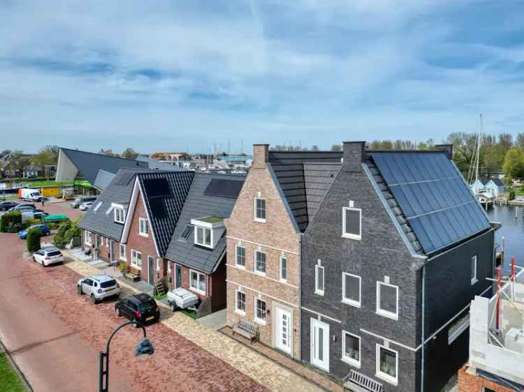 Luxe Woning Stavoren 5 slaapkamers 5 badkamers Aan het Water