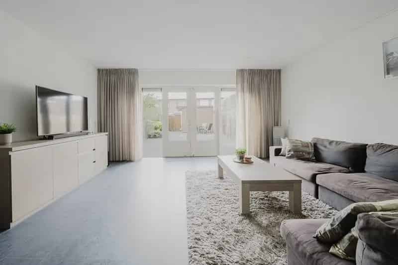Eengezinswoning Maaswijk 3 slaapkamers tuin op het zuiden