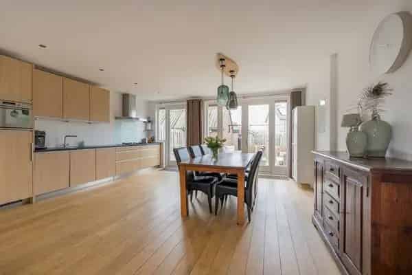 Instapklare Tussenwoning 4 slaapkamers Garage Soest