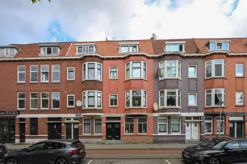 Jaren 30 woning Rotterdam Zuidplein gerenoveerd 2 slaapkamers tuin