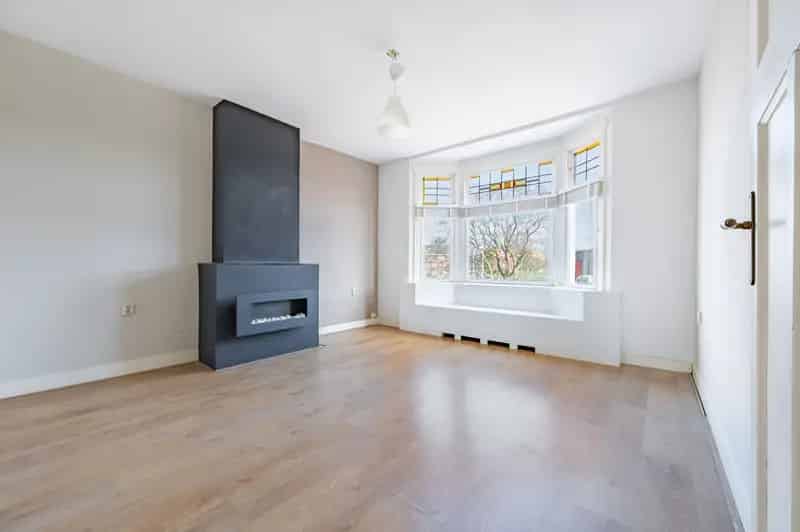 4 Kamer Appartement Den Haag  Zonnig Balkon Berging