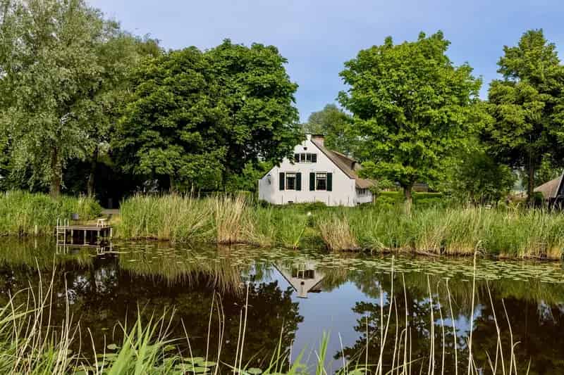 Rijksmonumentale Boerderij te Koop Abcoude Ruime 5 Slaapkamers Paardenstallen