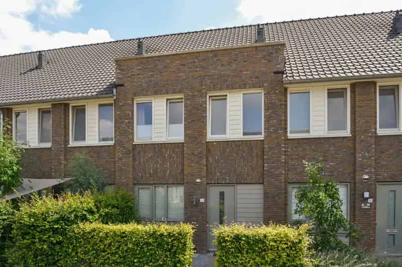 Huis te koop Barneveld: Ruime tussenwoning 3 slaapkamers  tuin