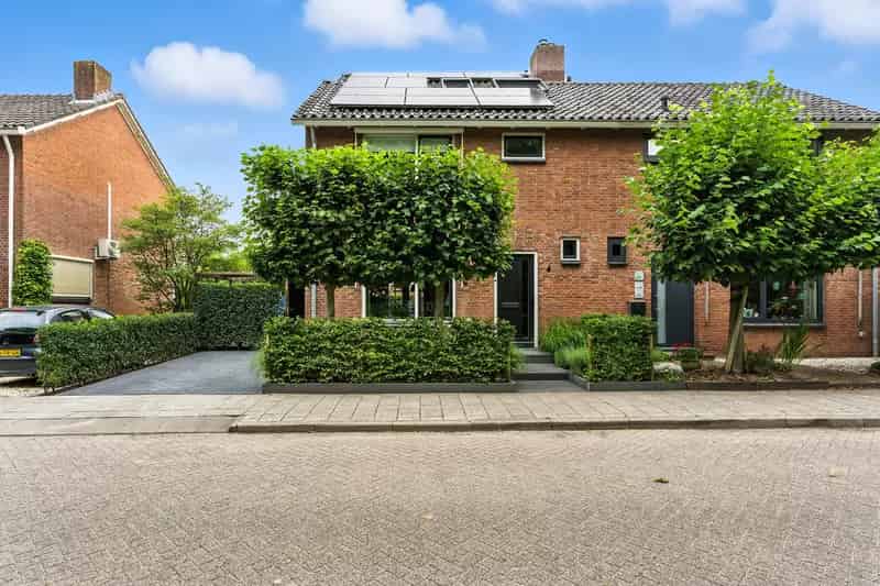Tweekapper Alblasserdam 4 slaapkamers moderne keuken royale tuin